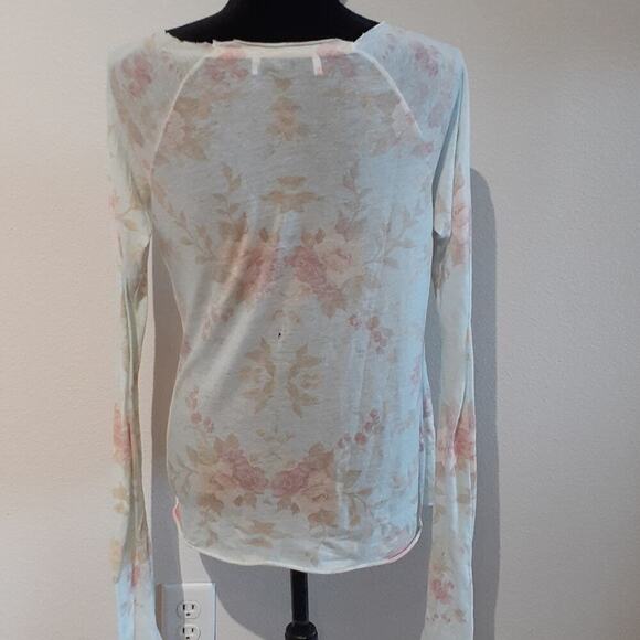 WILDFOX small sheer floral top (DEFECT), NWT, $72 - Picture 3 of 7